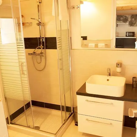 Benincasa * Λέτσε